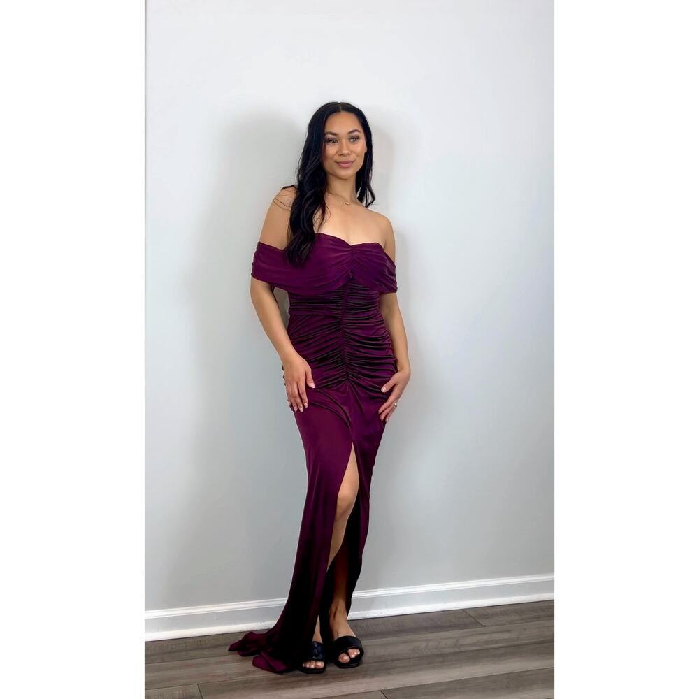 Yaura Tiara Gown Maxi Dress in Grape Size 8 Off Shoulder Lined Cocktail Party - Picture 1 of 6